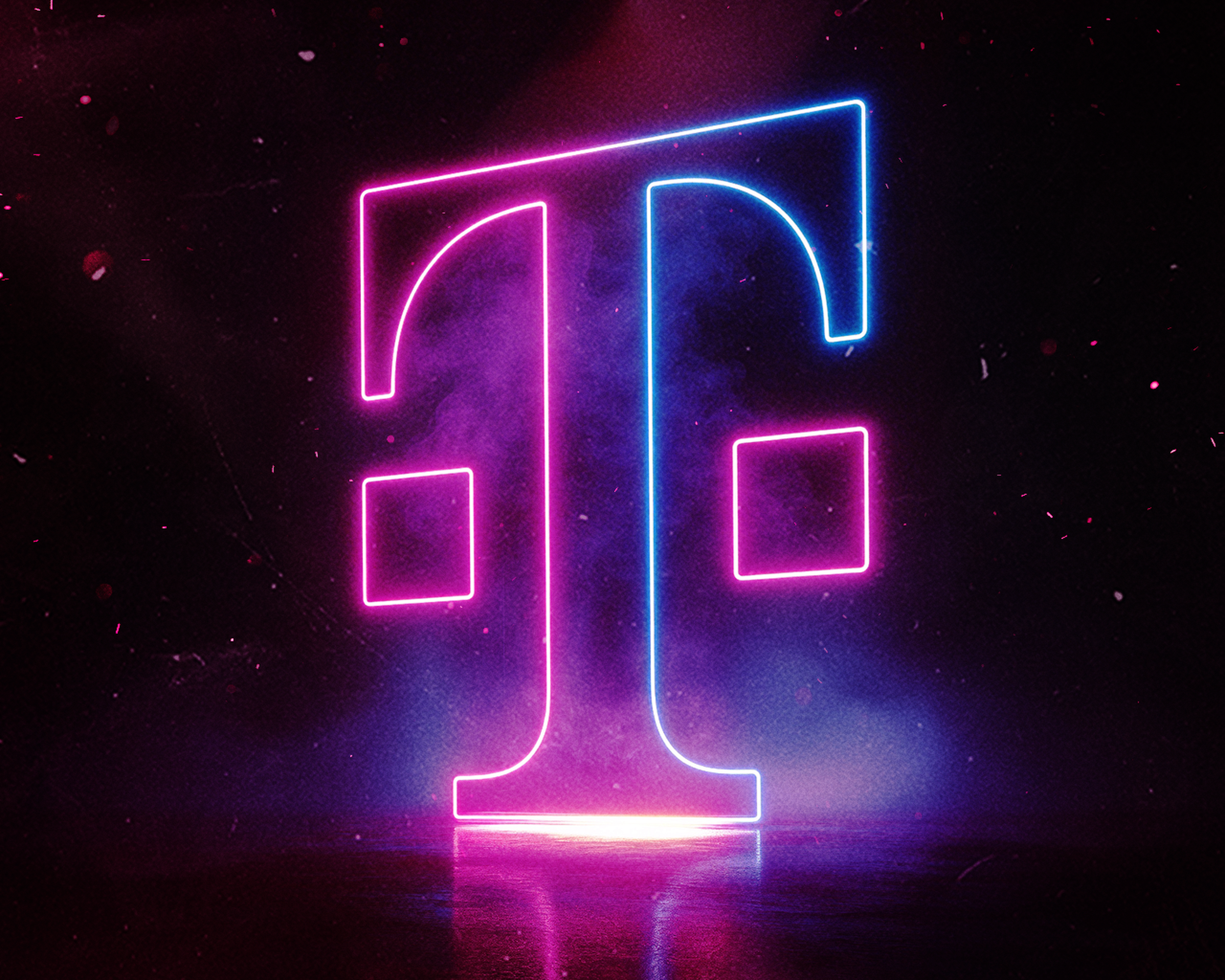 Neónové logo T v žiariacej ružovej a modrej farbe